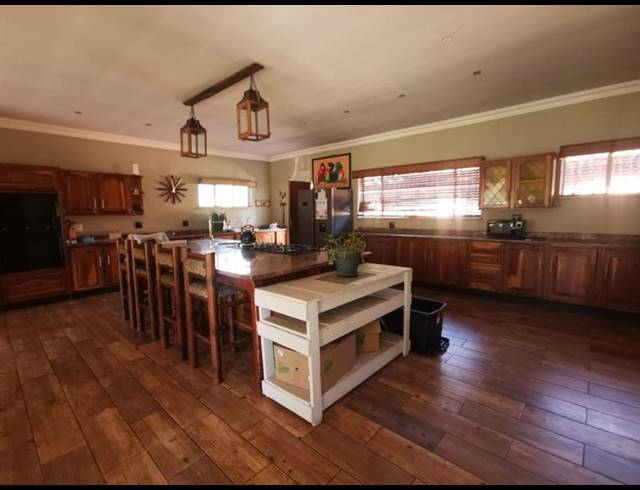 4 BEDROOM HOUSE FOR SALE IN CASSELDALE
